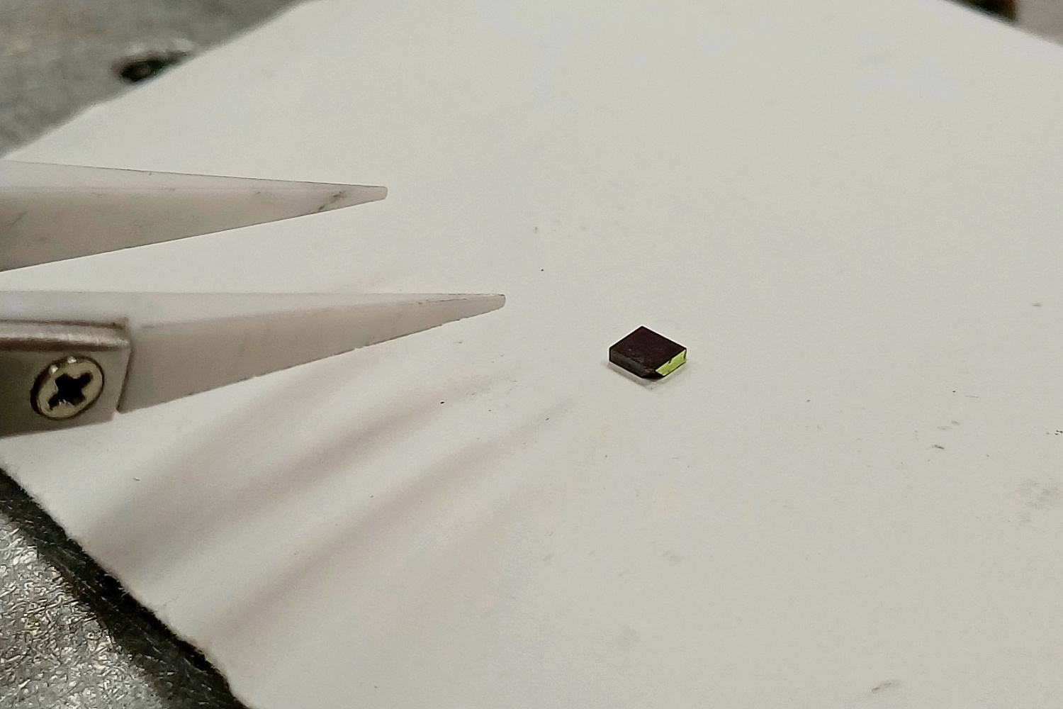 В ИСЭ СО РАН исследуют лазерную генерацию на NV-центрах в алмазах для широкого спектра задач