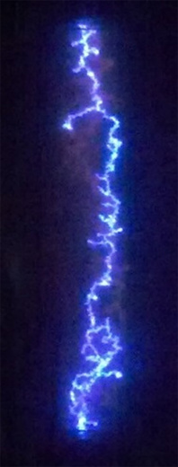 Дуговой катодный испаритель протяжённой геометрии