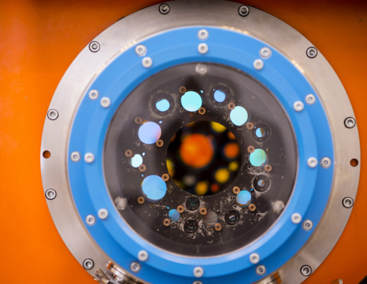 Мультитераваттная гибридная лазерная система THL-100